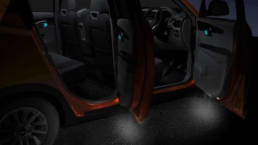 Интерьер Mahindra KUV100 2016 года  (фото 8 из 8)